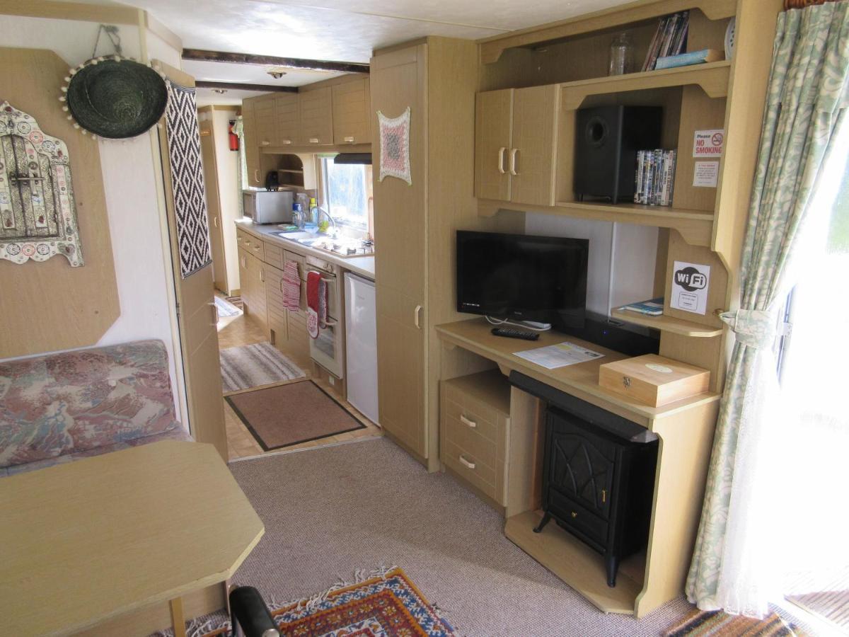 'The Cabin'. A Cosy Private & Secure Holiday Home. Padeswood Kültér fotó