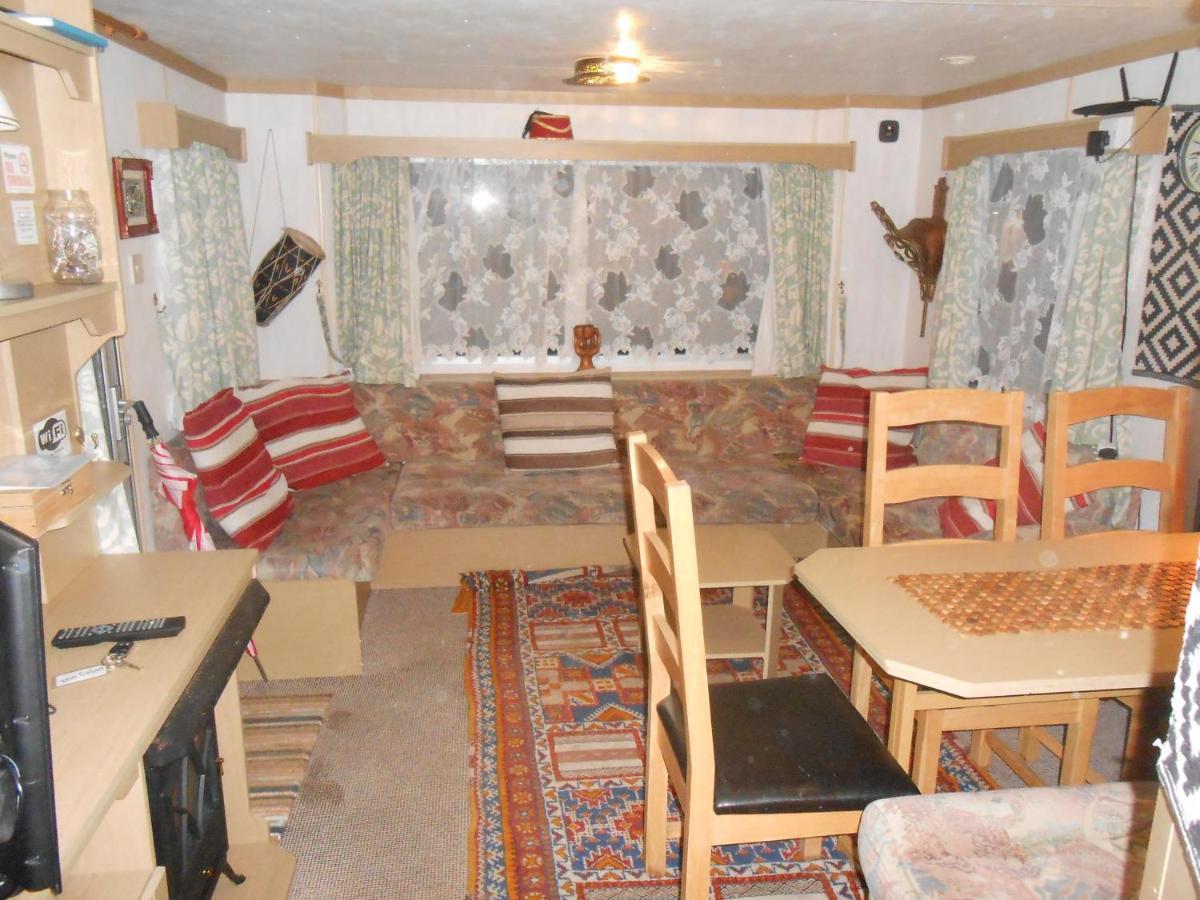 'The Cabin'. A Cosy Private & Secure Holiday Home. Padeswood Kültér fotó
