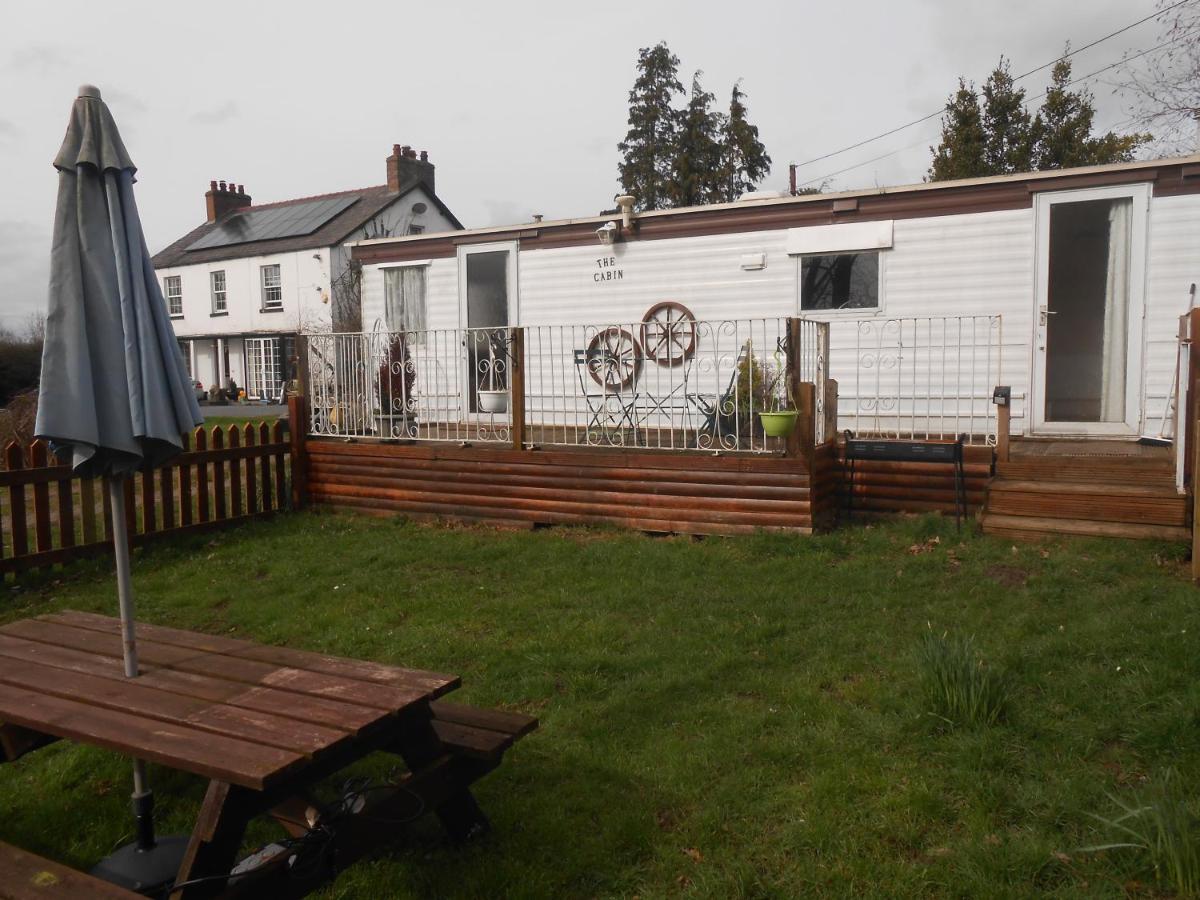 'The Cabin'. A Cosy Private & Secure Holiday Home. Padeswood Kültér fotó